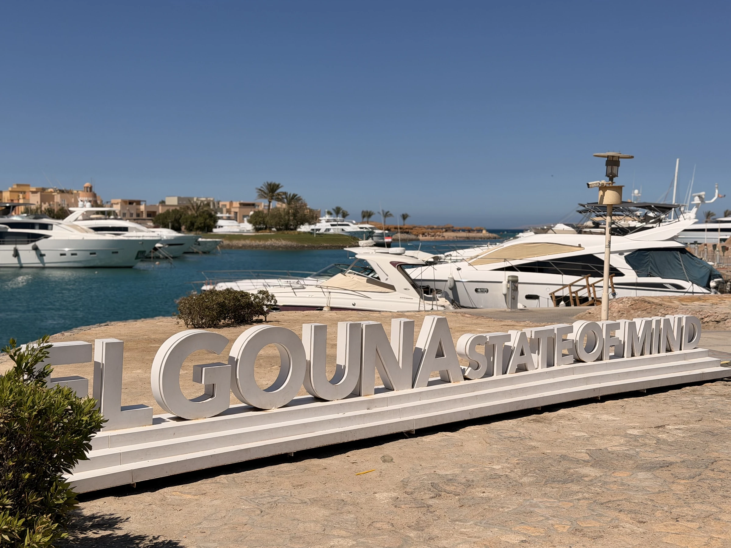 Marina a centrum El Gouny při západu slunce — co dělat v den bez větru